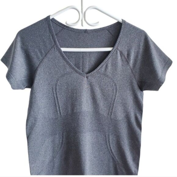 Lululemon Heathered Black Run: Swiftly Tech Top Size 8 - Picture 3 of 8